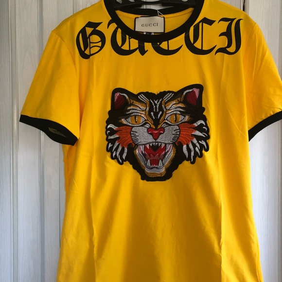 new men gucci t shirt size large fit M